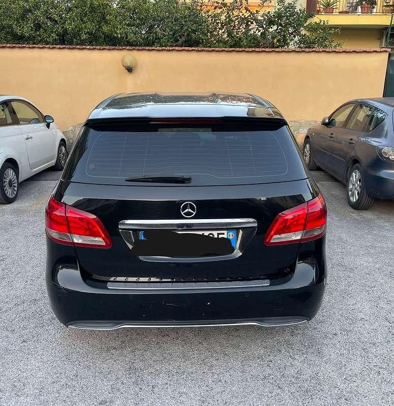 Usata Mercedes B180 109 CV (80 kW) 2016 Monovolume