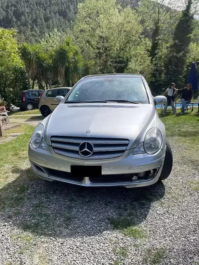 Usata Mercedes R320 224 CV (164 kW) 2006 Grigio Monovolume