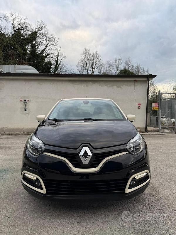Usata Renault Captur 90 CV (66 kW) 2014 Nero SUV