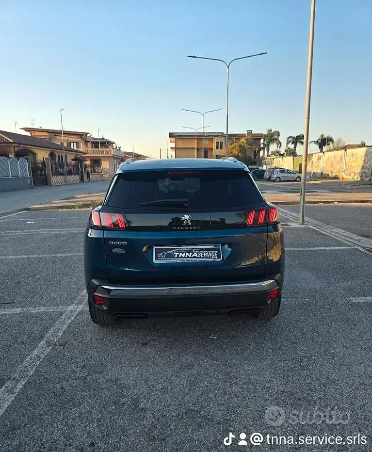 Begagnad Peugeot 3008 Allure 131 HK (96 kW) 2021 Blå SUV