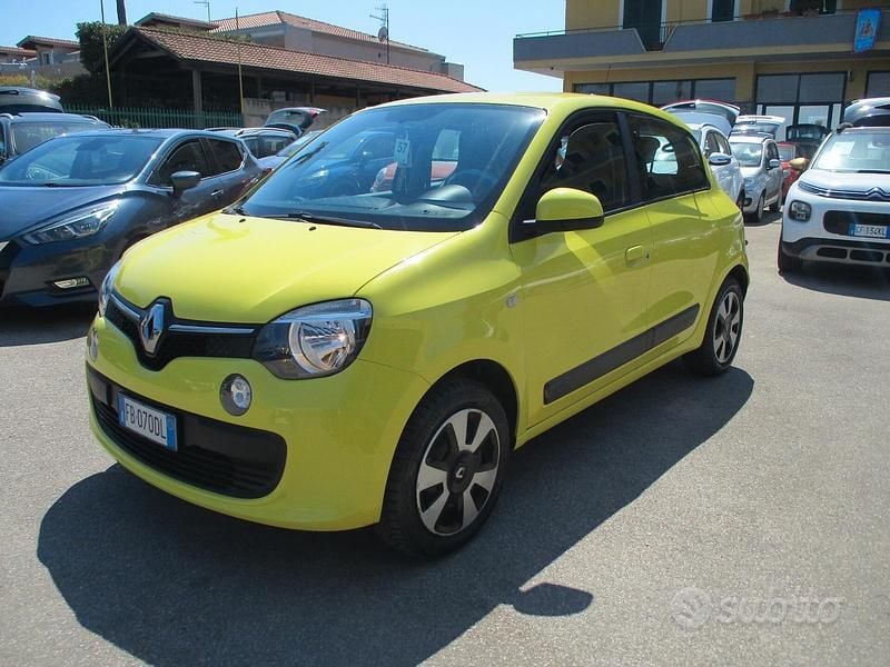 Giallo Usata 2015 Renault Twingo SE Due volumi | 6500 € (Buon prezzo) - Immagine 1/4