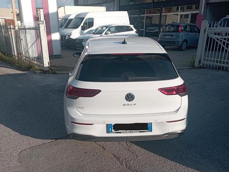 Usata VW Golf VIII Life 115 CV (84 kW) 2022 Bianco Berlina