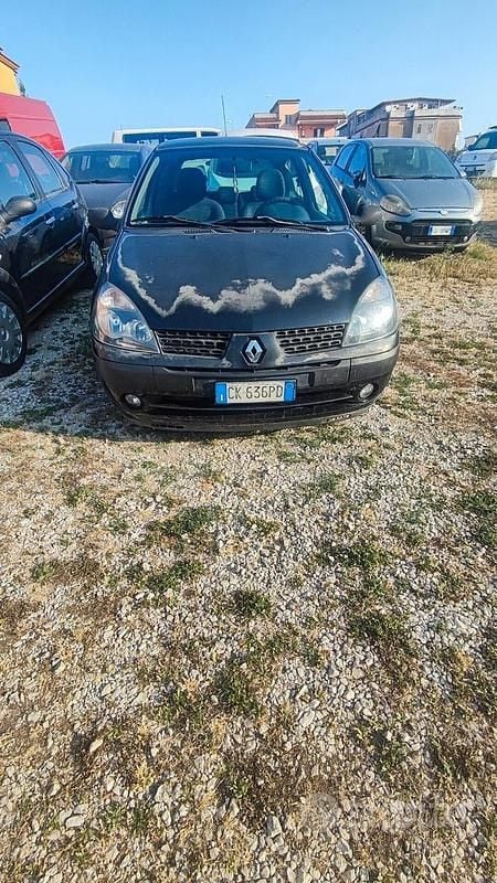 Usata Renault Clio II 82 CV (60 kW) 2004 Nero Berlina