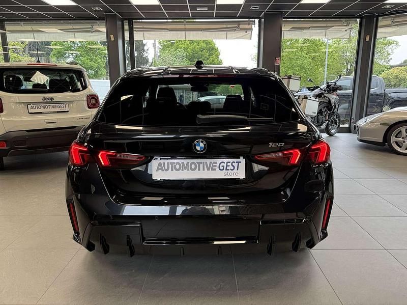 Usata BMW 120 M Sport 170 CV (125 kW) 2025 Nero Utilitaria