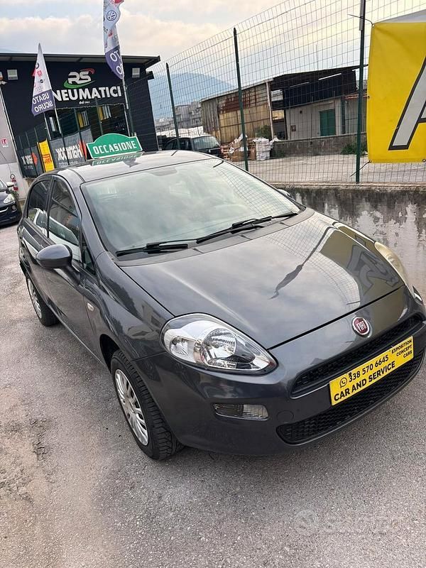 Usata Fiat Punto Street 77 CV (56 kW) 2017 Grigio Utilitaria