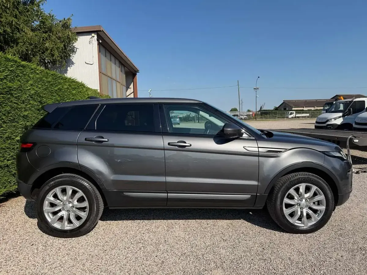 Usata Land Rover Range Rover evoque SE 150 CV (110 kW) 2017 Grigio SUV