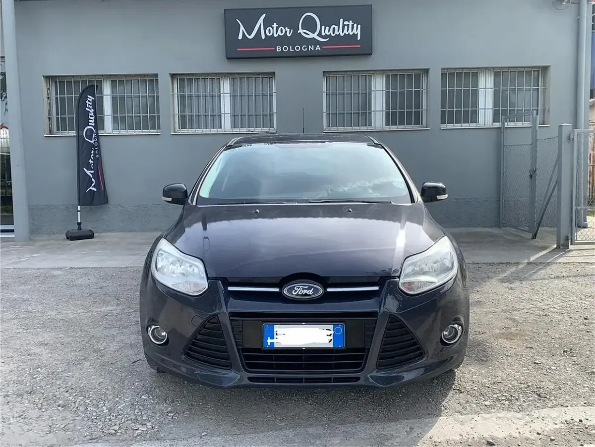 Usata Ford Focus Titanium 116 CV (85 kW) 2012 Blu Berlina