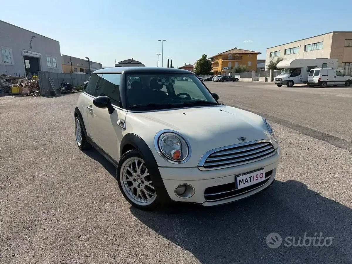 Usata Mini Cooper D 109 CV (80 kW) 2009 Utilitaria