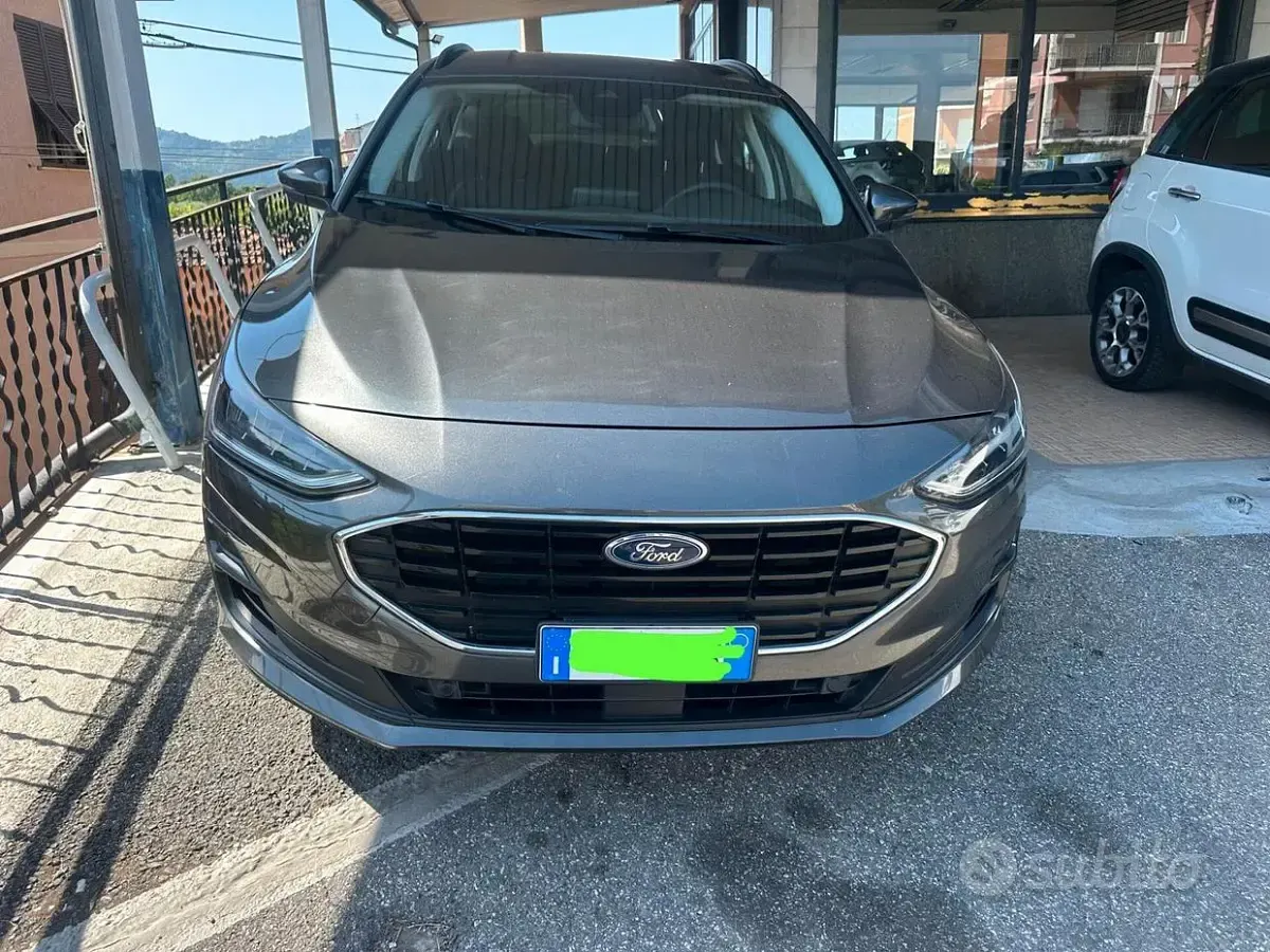 Usata Ford Focus Active 120 CV (88 kW) 2022 Grigio Station wagon