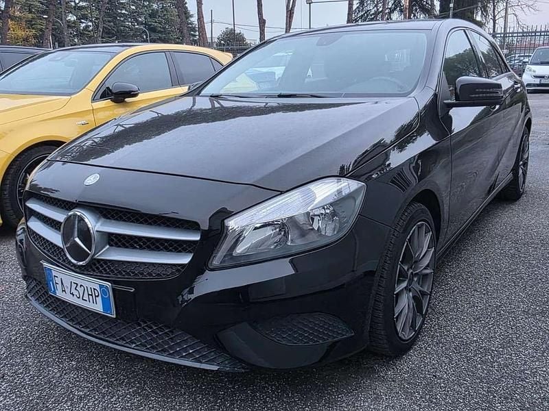 Nero Usata 2014 Mercedes A180 Tre volumi | 10.990 € (Ottimo prezzo) - Immagine 1/4