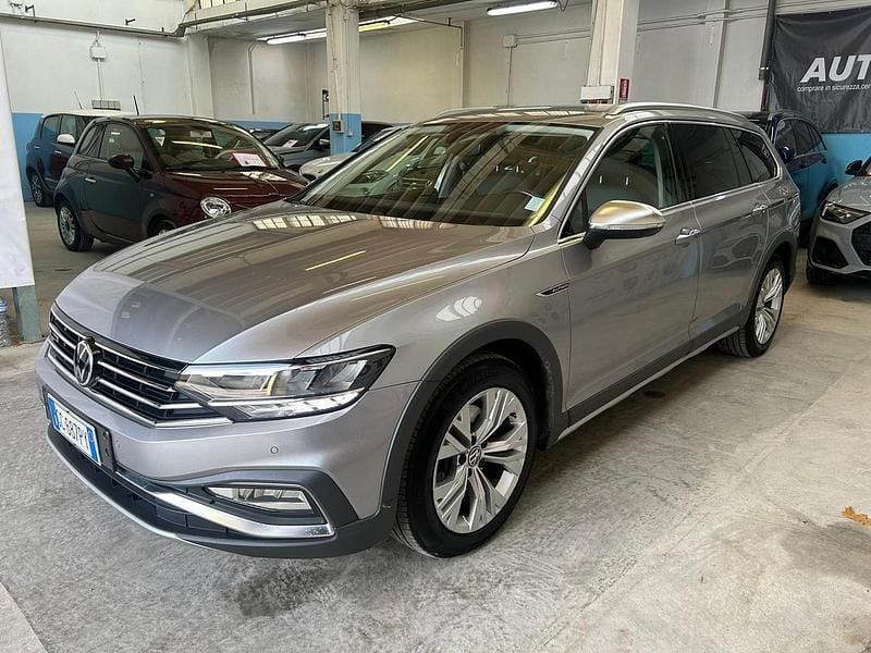 Usata VW Passat Alltrack 200 CV (147 kW) 2021 Grigio Station wagon