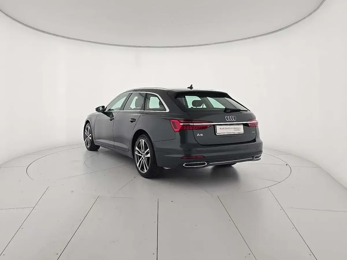 Usata Audi A6 Business 204 CV (150 kW) 2022 Grigio Station wagon