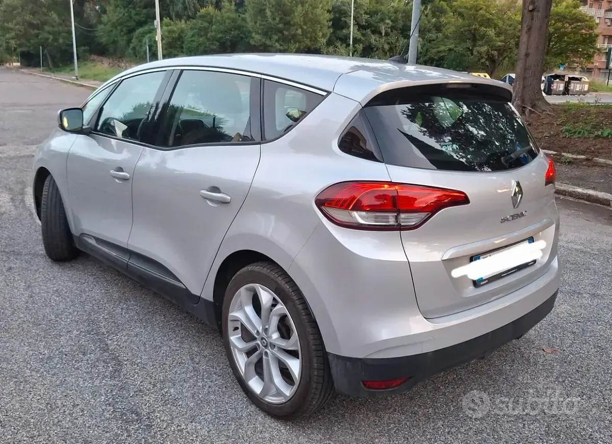Usata Renault Scénic III Intens 110 CV (80 kW) 2017 Grigio Monovolume
