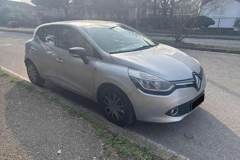 Usata Renault Clio IV 90 CV (66 kW) 2017 Argento Berlina