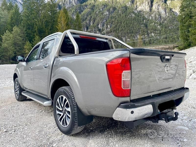 Usata Nissan Navara 190 CV (139 kW) 2017 Grigio Pick-up
