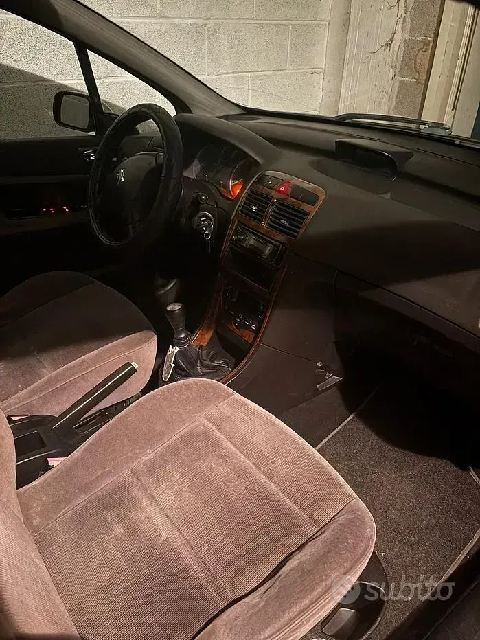 Usata Peugeot 307 68 CV (50 kW) 2005 Grigio Berlina