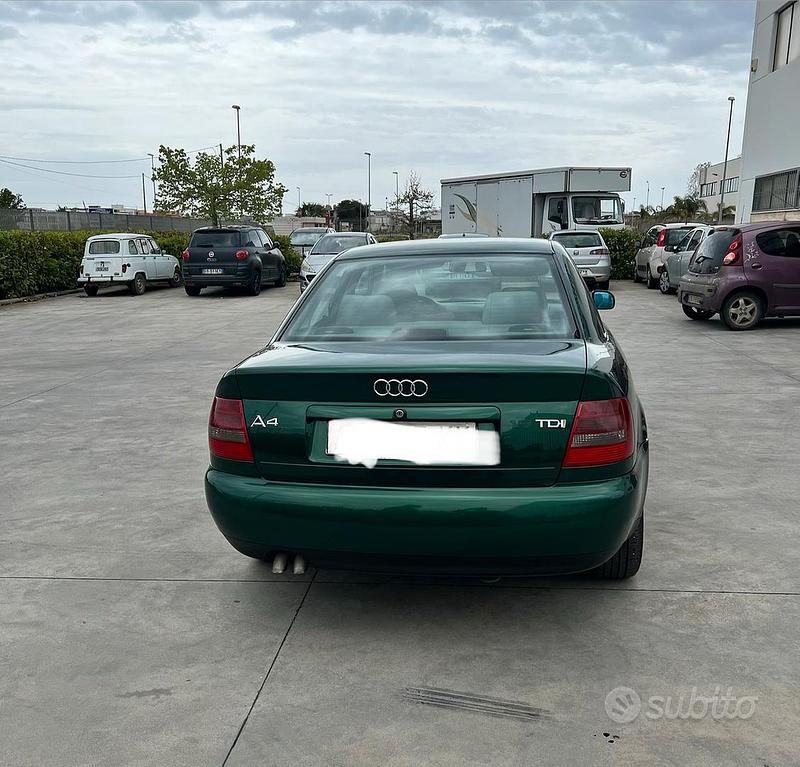 Usata Audi A4 110 CV (80 kW) 1996 Verde Berlina