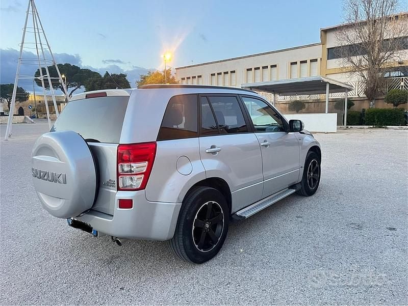 Usata Suzuki Grand Vitara 130 CV (95 kW) 2010 Grigio SUV