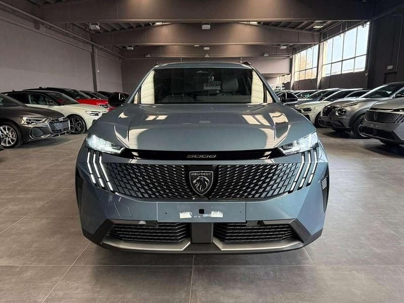 Usata Peugeot 5008 Allure 136 CV (100 kW) 2025 Blu metallizzato SUV