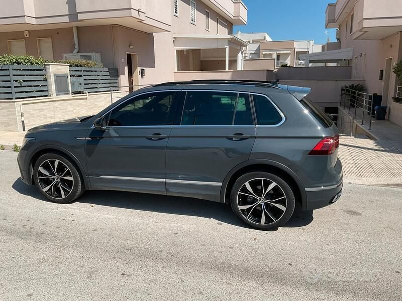 Usata VW Tiguan R-line 150 CV (110 kW) 2020 Grigio SUV