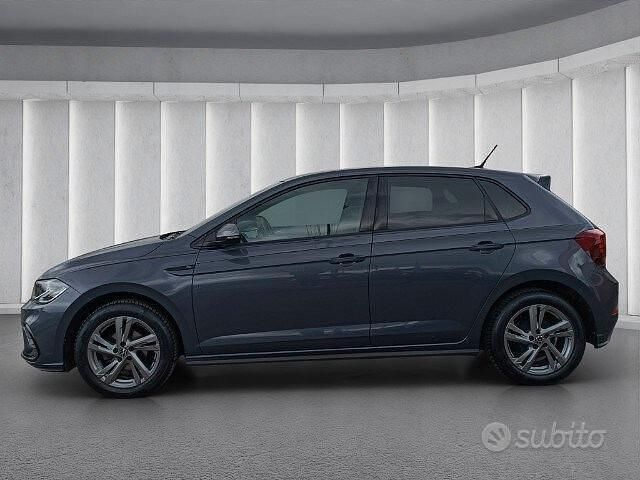 Usata VW Polo R-line 95 CV (69 kW) 2024 Grigio Utilitaria
