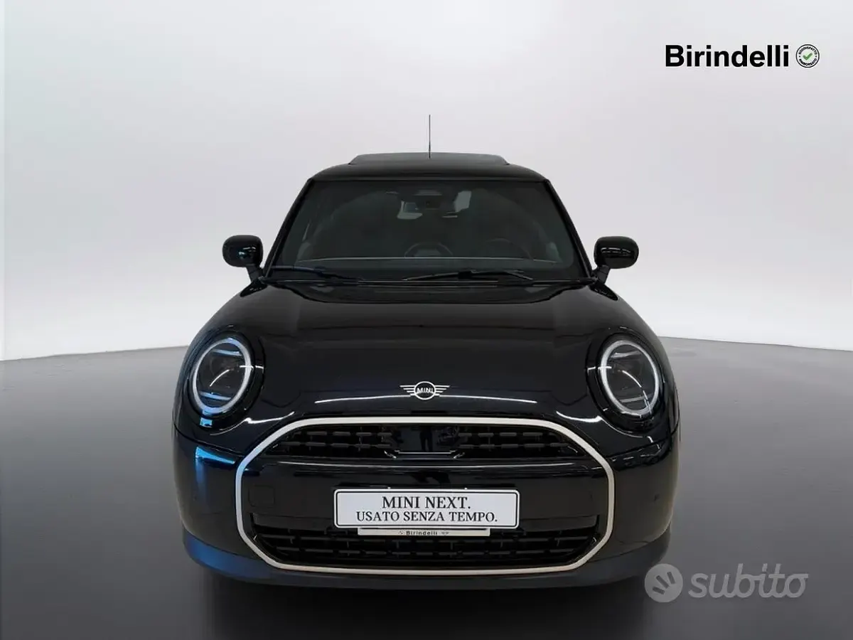 Usata Mini Cooper Favoured 156 CV (114 kW) 2024 Midnight black metallizzato Utilitaria