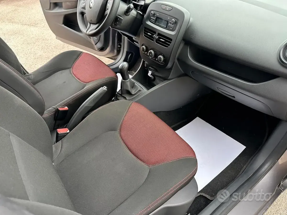 Usata Renault Clio IV 75 CV (55 kW) 2013 Grigio Berlina