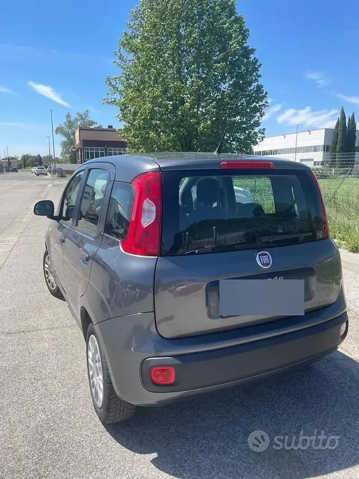 Usata Fiat Panda 69 CV (50 kW) 2018 Grigio Utilitaria