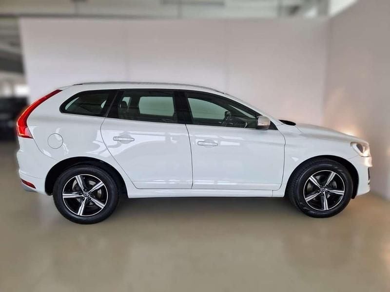 Usata Volvo XC60 R-Design 150 CV (110 kW) 2016 Aero grey SUV