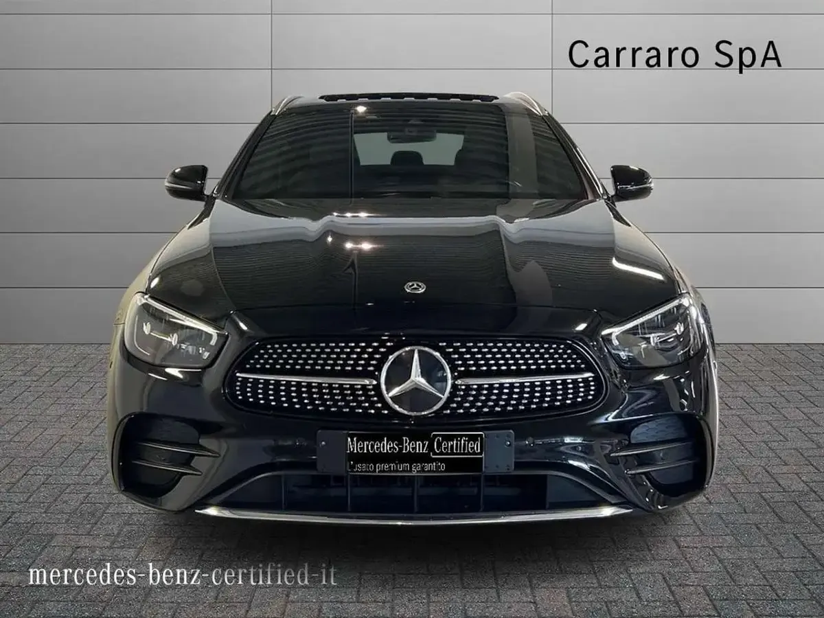 Usata Mercedes E220 Premium 200 CV (147 kW) 2022 Nero metallizzato Station wagon