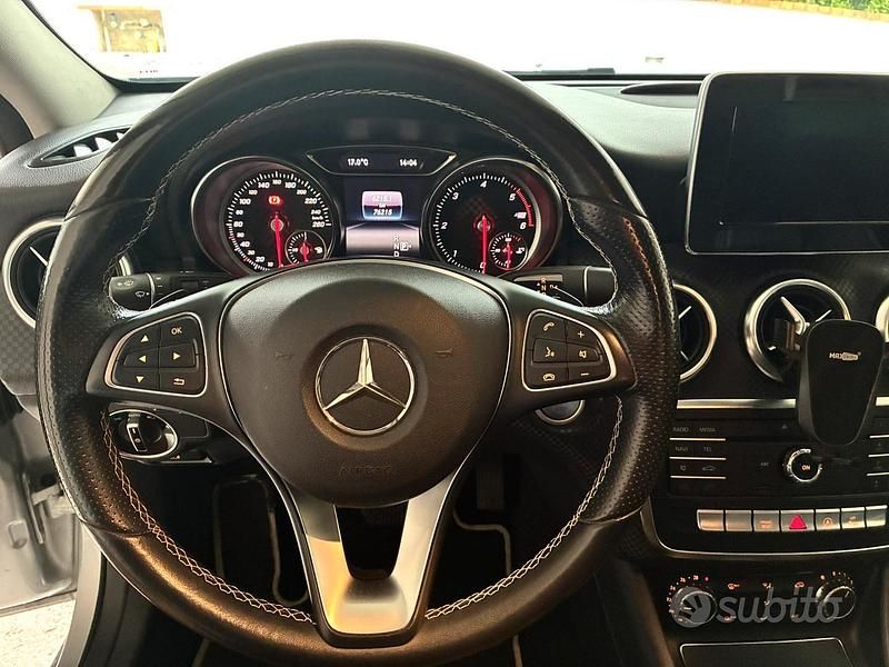 Usata Mercedes A180 109 CV (80 kW) 2017 Grigio Berlina