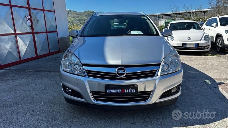 Usata Opel Astra 110 CV (80 kW) 2010 Grigio Station wagon