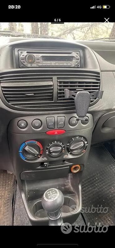 Usata Fiat Punto 80 CV (58 kW) 2009 Nero Utilitaria