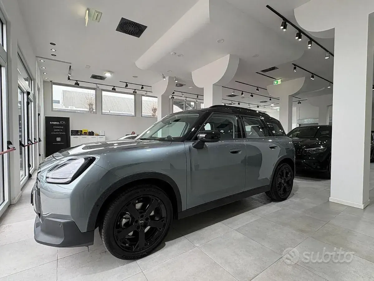 Usata Mini Countryman Classic 155 CV (114 kW) 2025 Verde SUV