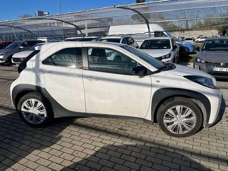 Usata Toyota Aygo X Active 72 CV (52 kW) 2025 Bianco SUV