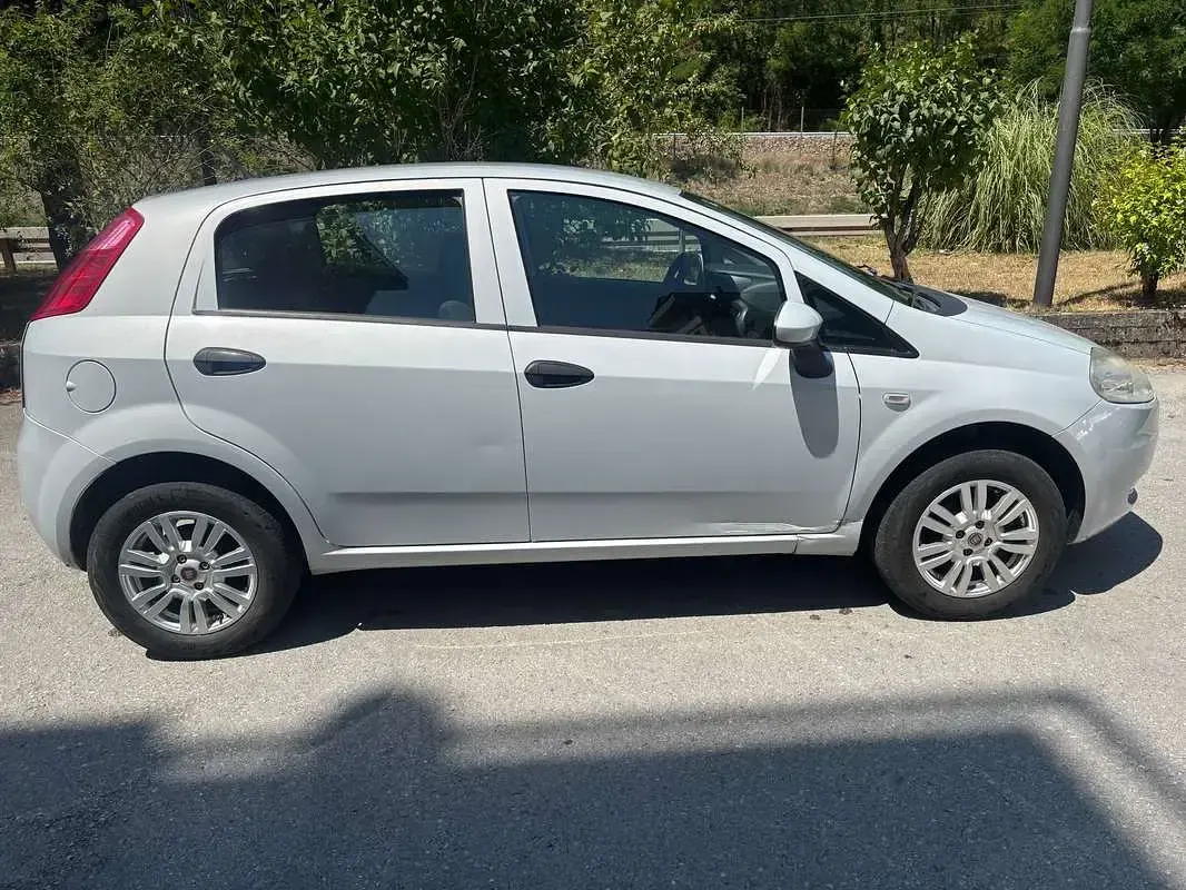 Usata Fiat Grande Punto 77 CV (56 kW) 2013 Bianco Utilitaria