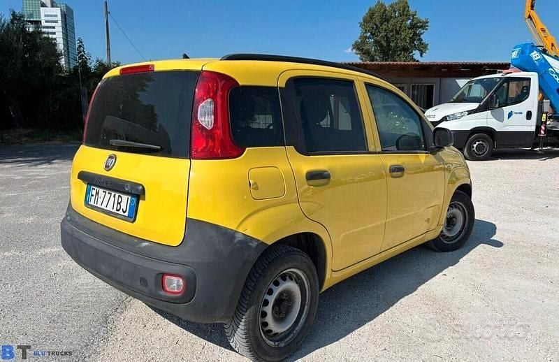 Usata Fiat Panda 80 CV (58 kW) 2017 Giallo Utilitaria