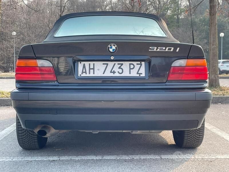 Usata BMW 320 Cabriolet 150 CV (110 kW) 1995 Nero Cabrio