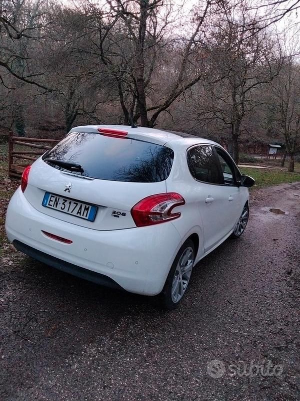 Usata Peugeot 208 115 CV (84 kW) 2012 Bianco Utilitaria