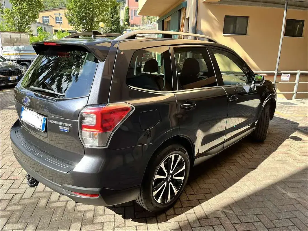Usata Subaru Forester Sport 147 CV (108 kW) 2016 Grigio SUV