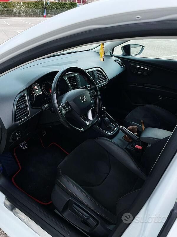 Usata Seat Leon FR 150 CV (110 kW) 2016 Bianco Utilitaria