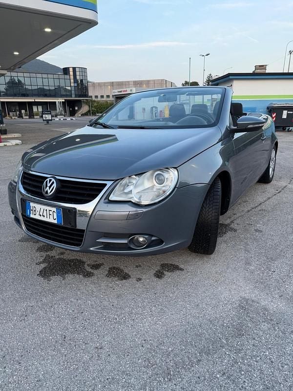 Begagnad VW Eos 122 HK (89 kW) 2010 Grå Cab