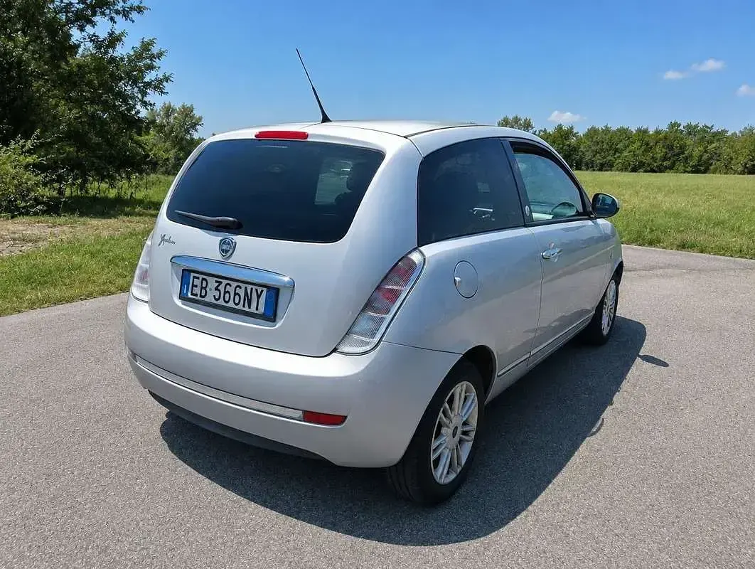 Usata Lancia Ypsilon 77 CV (56 kW) 2010 Utilitaria