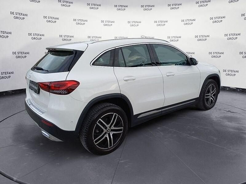 Usata Mercedes GLA180 116 CV (85 kW) 2022 Bianco polare SUV