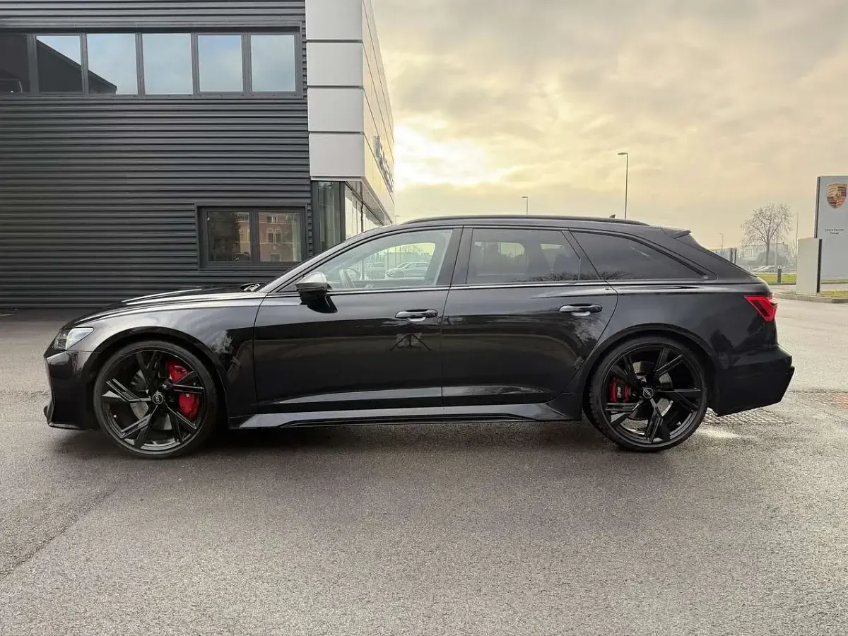 Usata Audi RS6 Performance 630 CV (463 kW) 2024 Nero Station wagon
