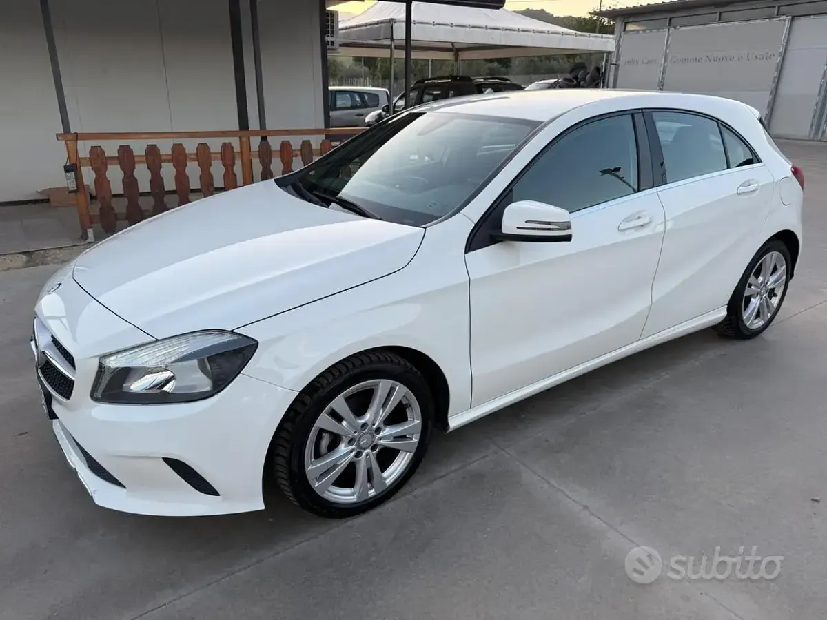 Usata Mercedes A180 109 CV (80 kW) 2016 Bianco Utilitaria
