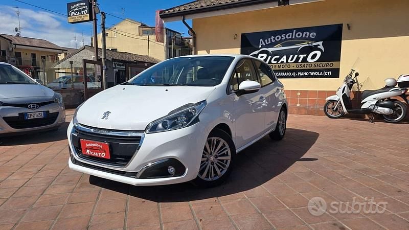 Usata Peugeot 208 Active 75 CV (55 kW) 2018 Bianco Utilitaria