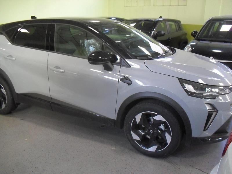 Nuova Renault Captur Techno 100 CV (73 kW) 2025 Grigio SUV