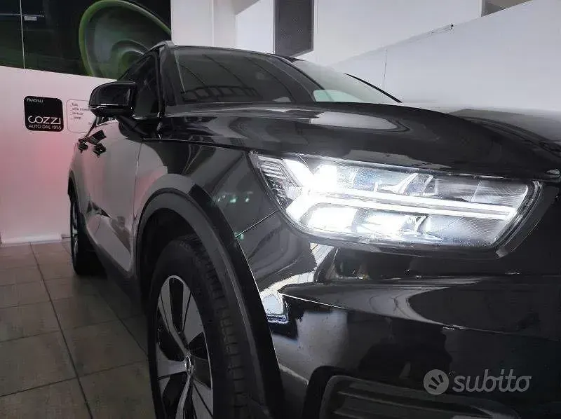 Usata Volvo XC40 Inscription 129 CV (94 kW) 2021 Nero SUV