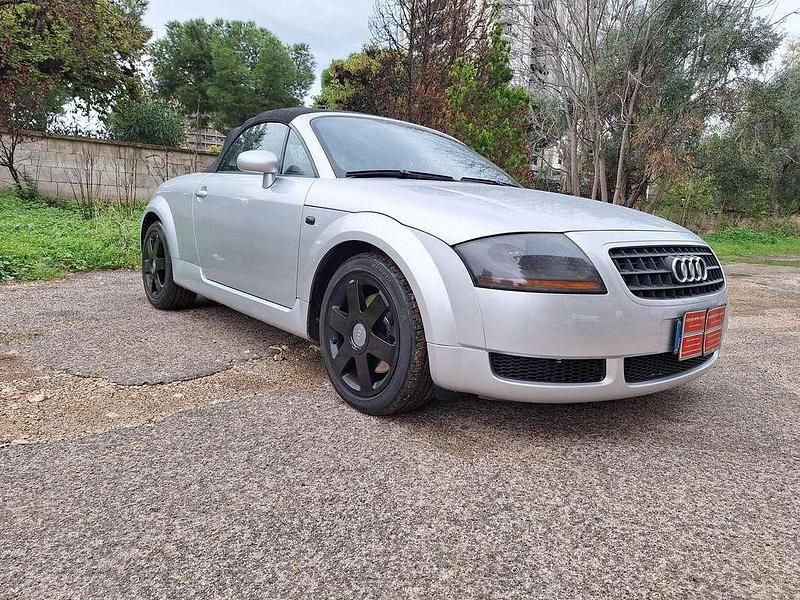 Usata Audi TT Roadster Ambiente 150 CV (110 kW) 2003 Argento Cabrio